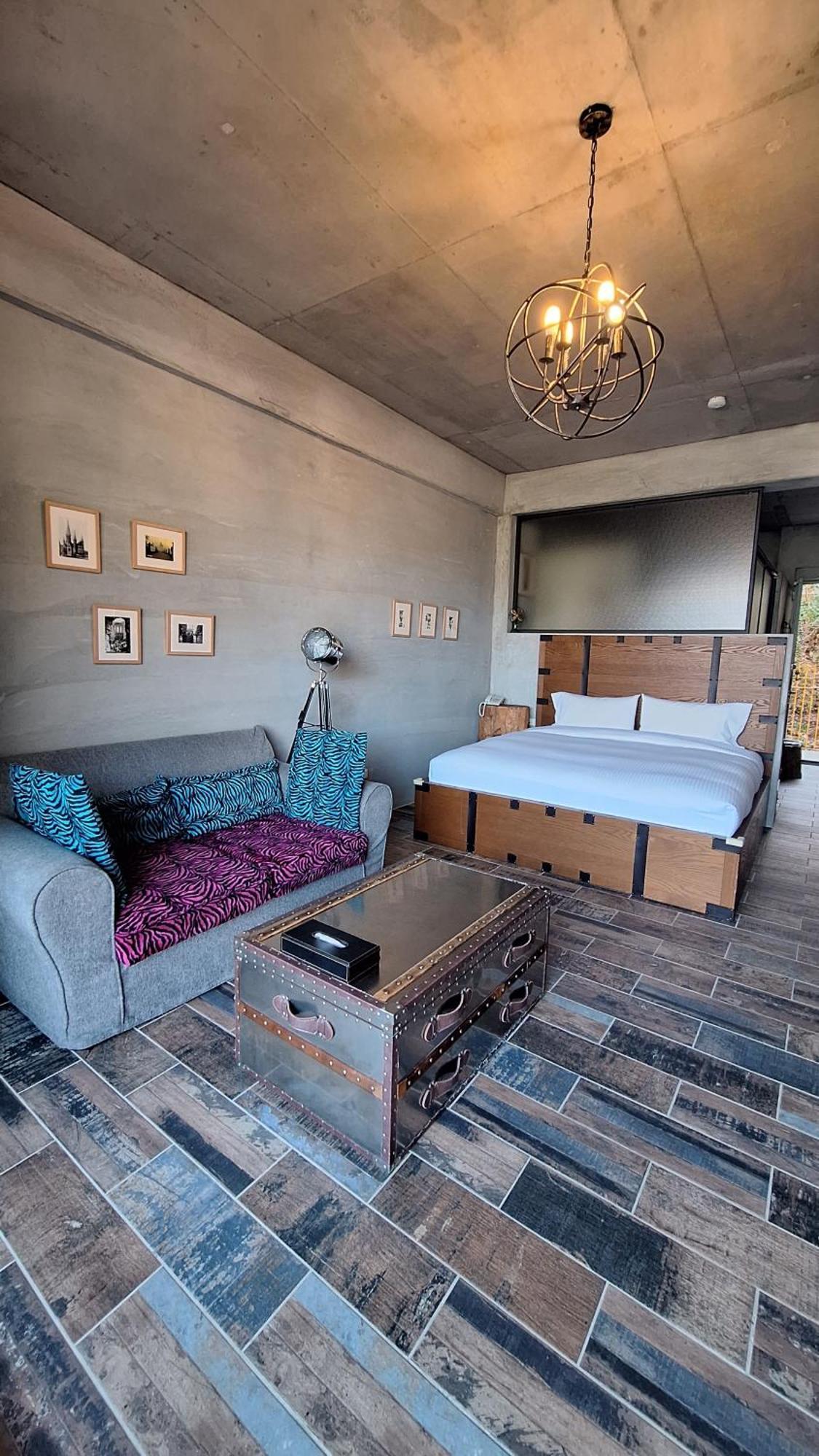 Moose & Squirrel Bed & Breakfast เหรินอ้าย ภายนอก รูปภาพ