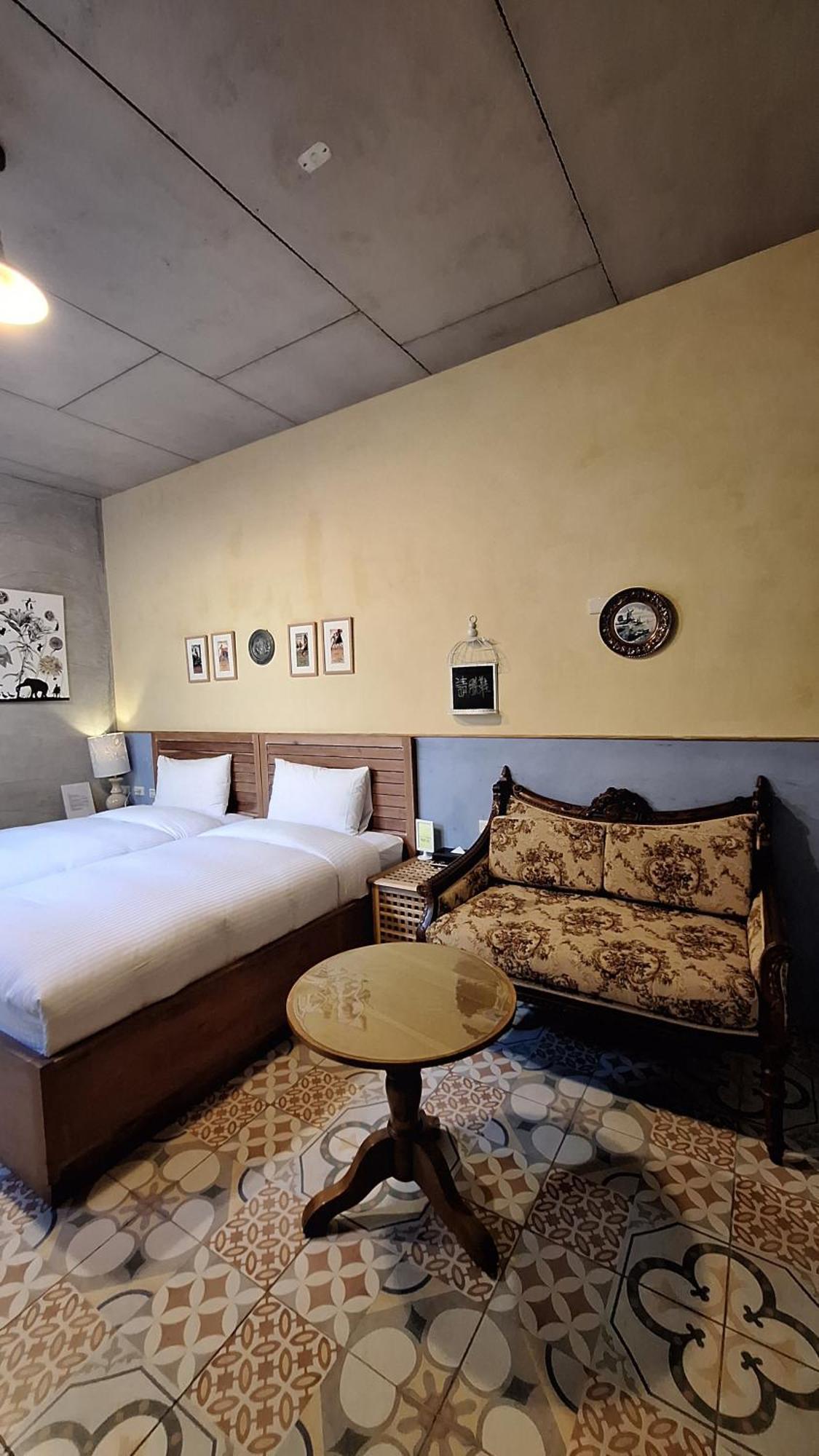 Moose & Squirrel Bed & Breakfast เหรินอ้าย ภายนอก รูปภาพ