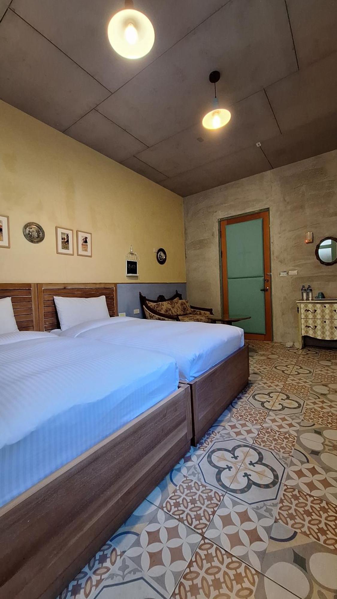 Moose & Squirrel Bed & Breakfast เหรินอ้าย ภายนอก รูปภาพ